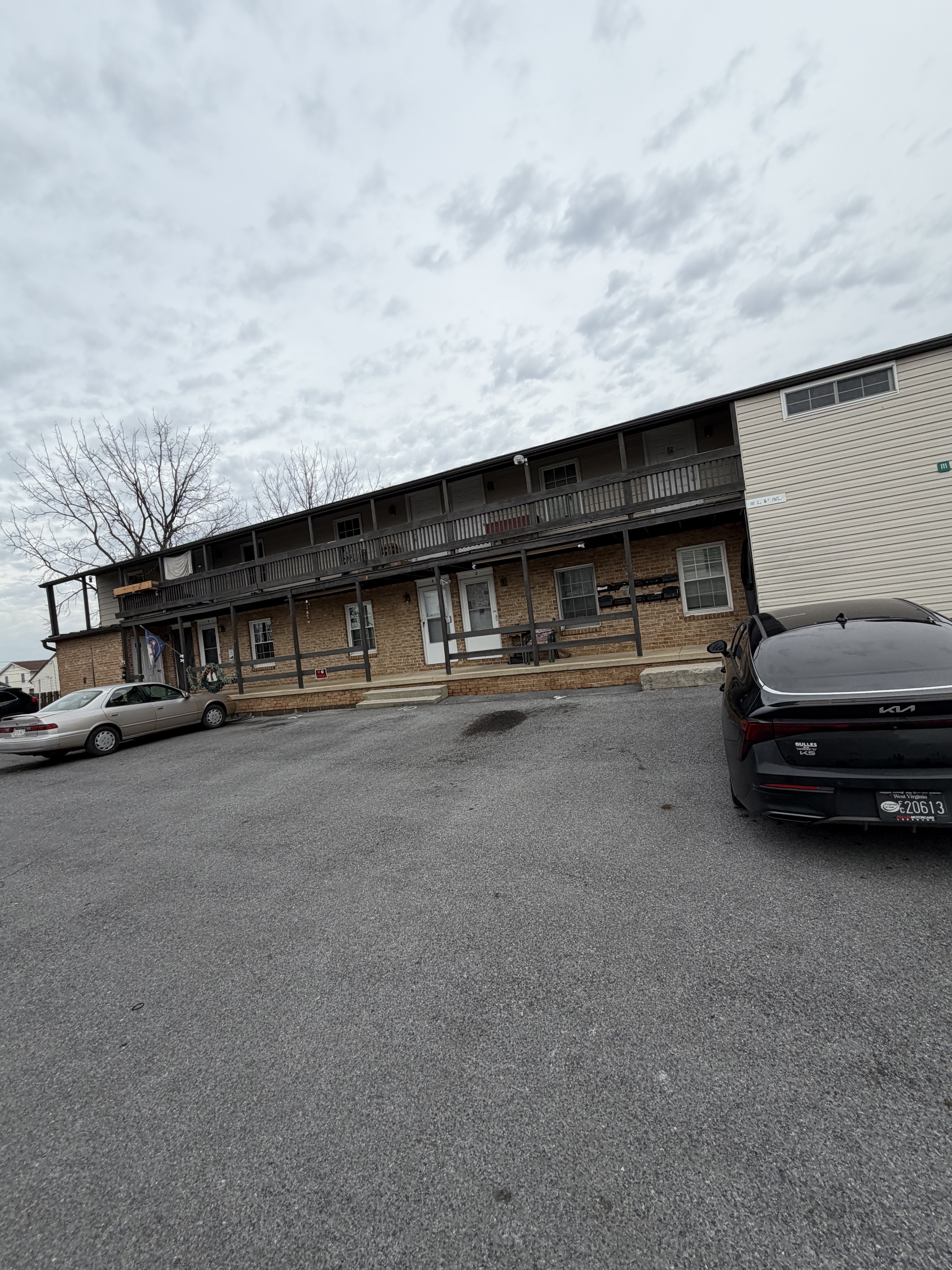 111 E 6th Ave Galaxy - 1