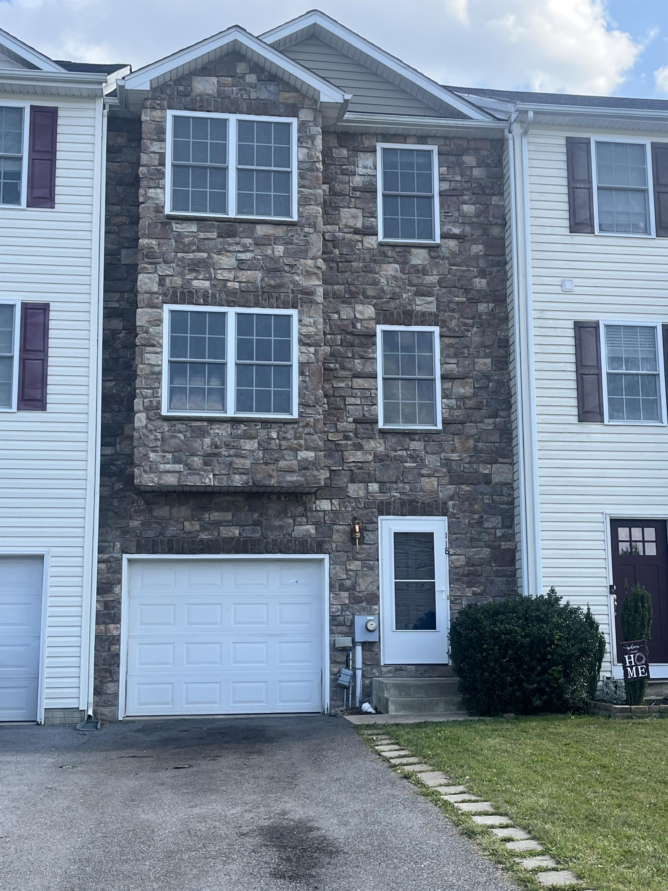 118 Myatt Ct