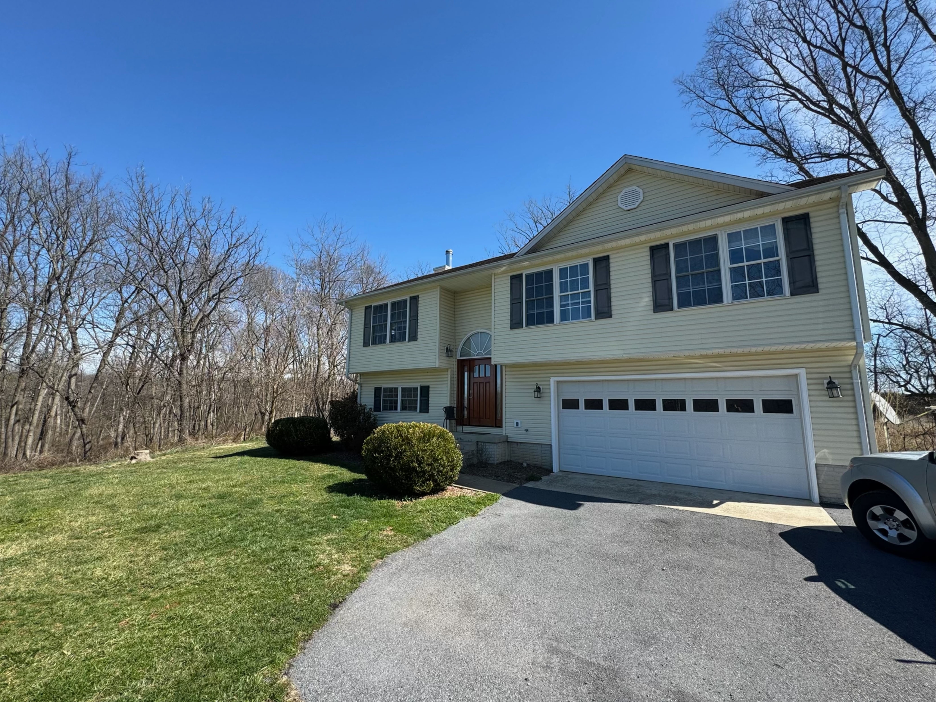 695 Old Leetown Pike